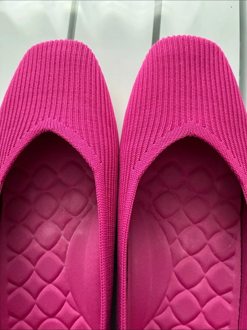 Vivaia Women’s Pink Knit Ballet Flats. Size 9.5
